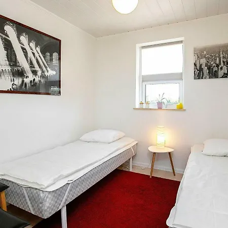 Holiday Vaeggerlose Lvi